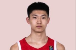 张淳智8投4中，三分球3中0，仅得10分2板1助